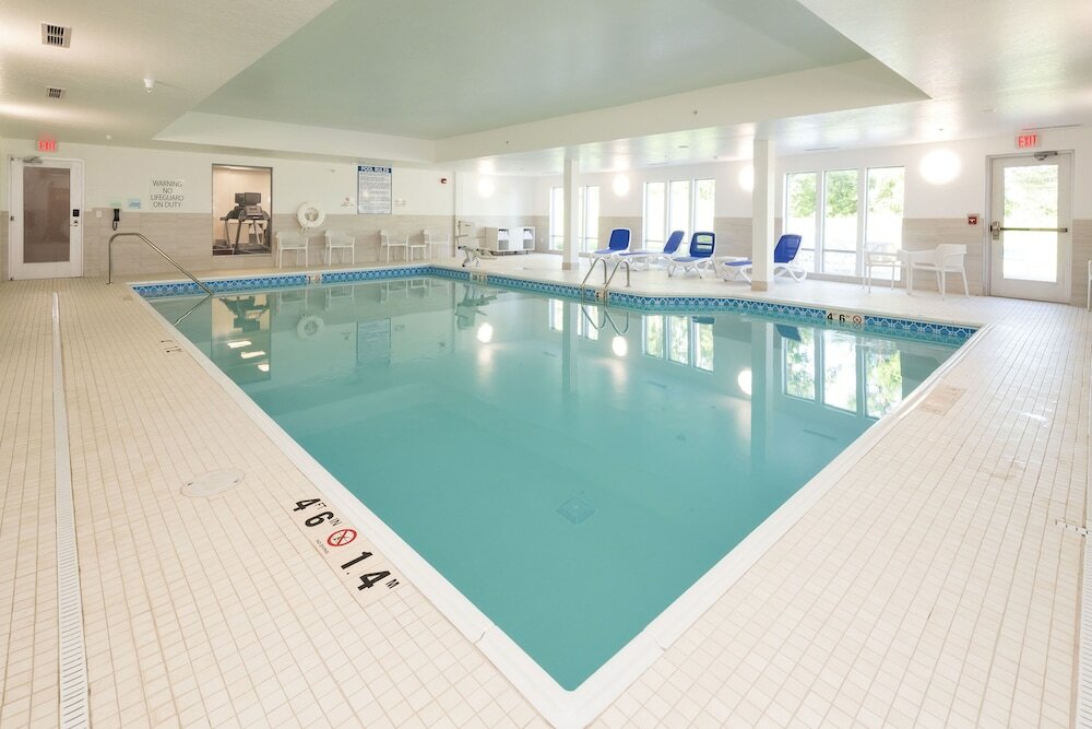 Фото Holiday Inn Express & Suites Michigan City, an Ihg Hotel
