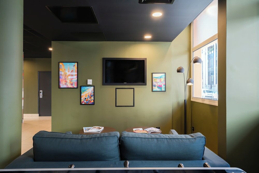 Фото EasyHotel Nice Palais des Congrès