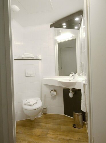 Гостиница Lodge In MIS в Иври-сюре-Сене