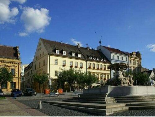 Гостиница Hotel Česká Koruna в Дечине