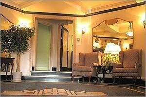 Гостиница Glen Grove Suites & Condominium Residences