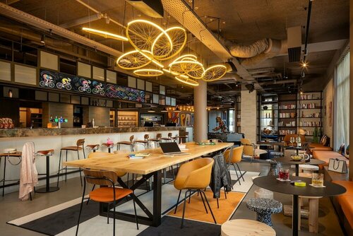 Гостиница Moxy Paris Clamart в Шатене-Малабри