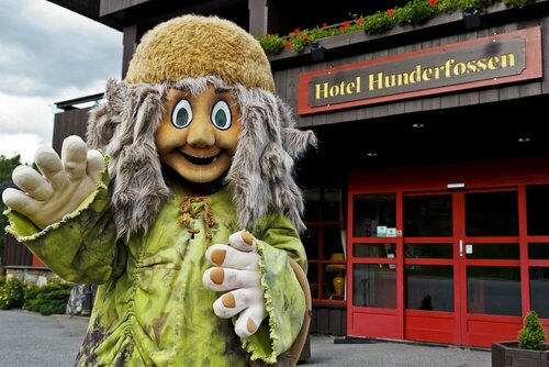 Гостиница Hunderfossen Snøhotell в Йевике