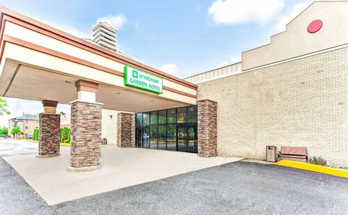 Гостиница Wyndham Garden Romulus Detroit Metro Airport в Кантоне