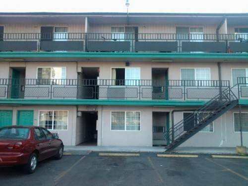 Гостиница Golden Knight Motel в Грешаме