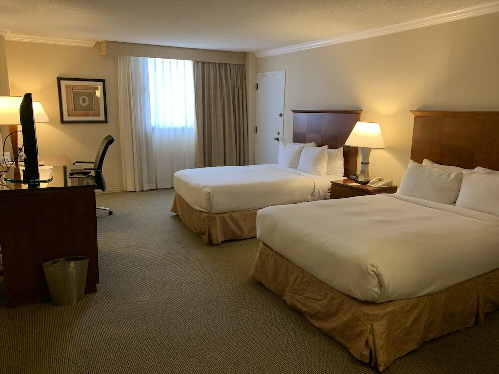 Фото Ontario Airport Hotel & Conference Center