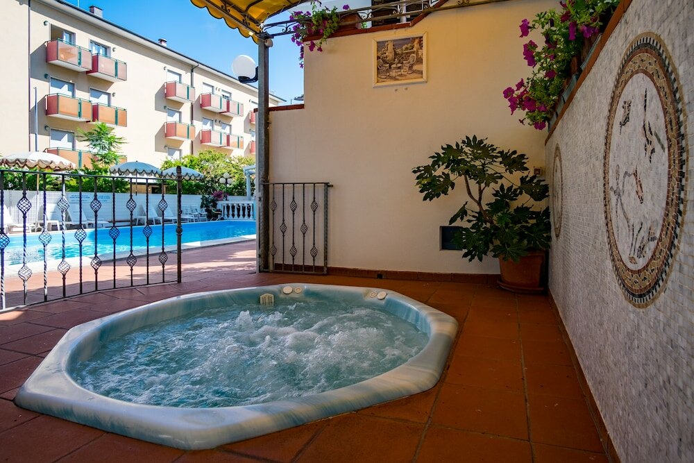 Фото Hotel Villa dei Fiori