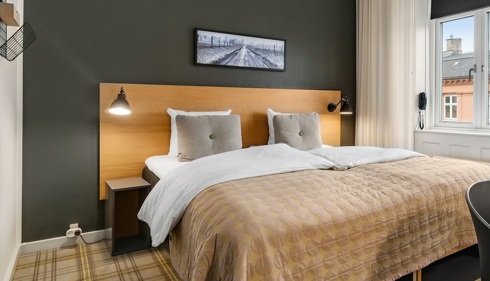 Фото Ibsens Hotel