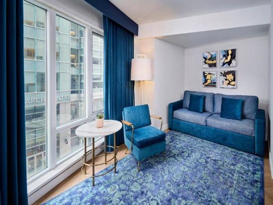 Фото Pantages Hotel Downtown Toronto