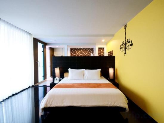 Фото Tsix5 Hotel