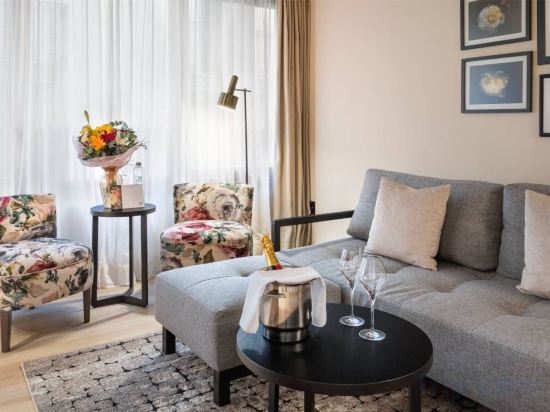 Фото Nivia Born Boutique Hotel