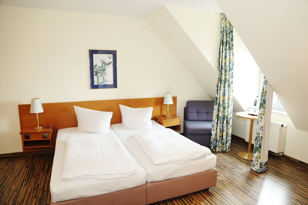 Фото Hotel Goldener Adler