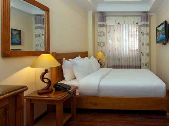 Фото Lucky 3 Hotel & Travel