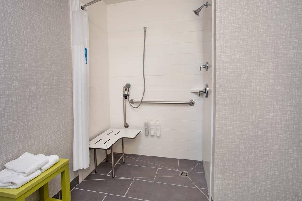 Фото Hampton Inn & Suites Tampa East