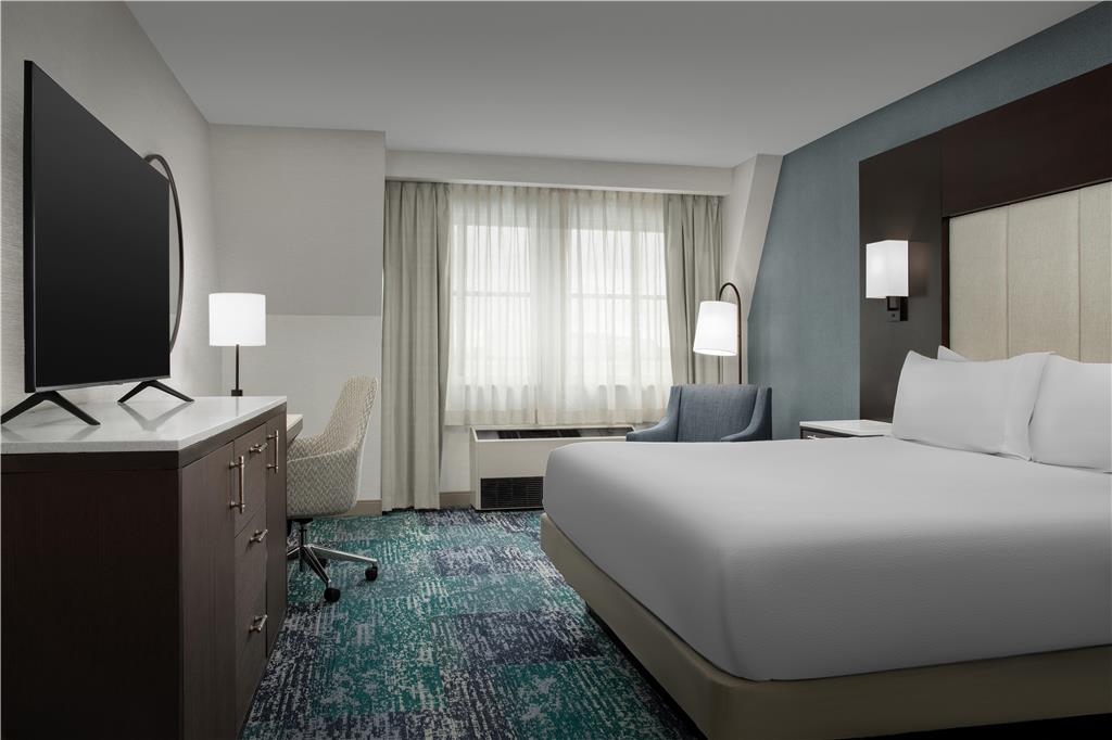 Фото Hilton Garden Inn Portsmouth Downtown