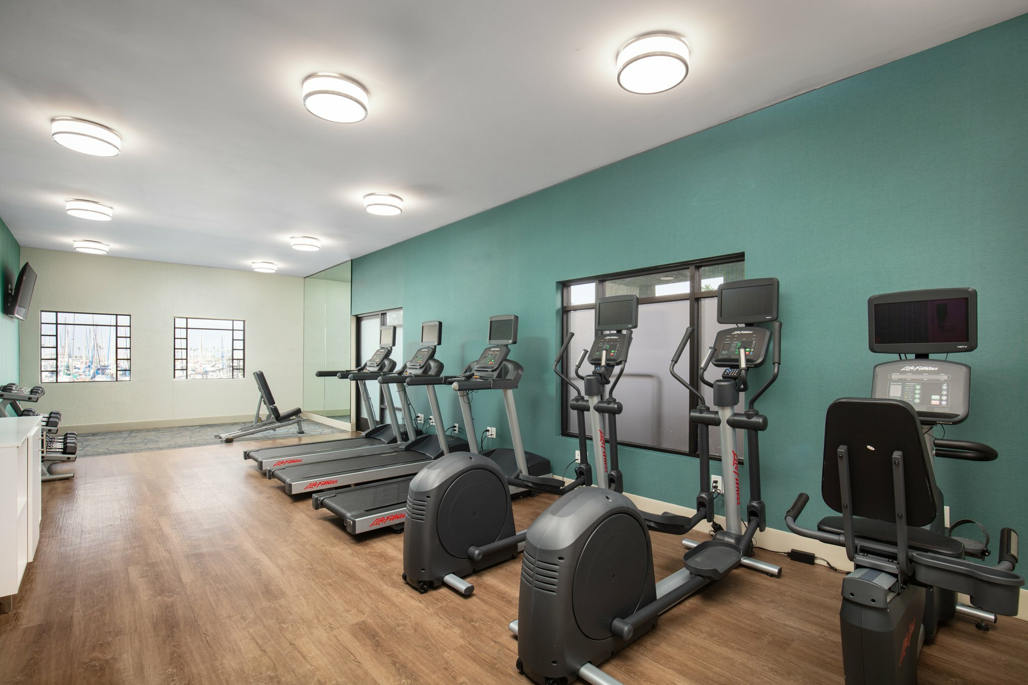 Фото Holiday Inn Express Hotel & Suites Ventura, an Ihg Hotel
