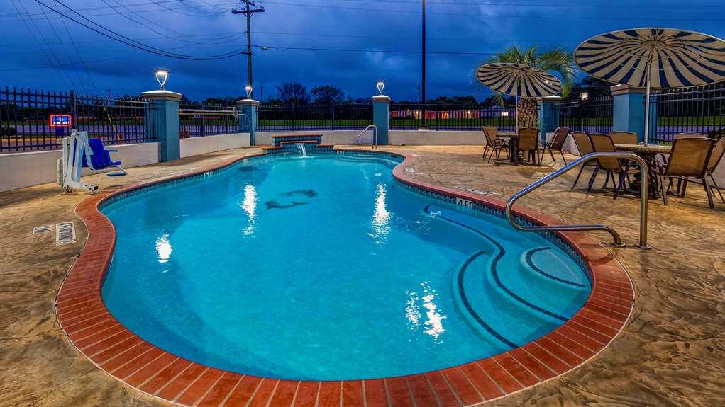 Фото SureStay Plus Hotel by Best Western Alvin