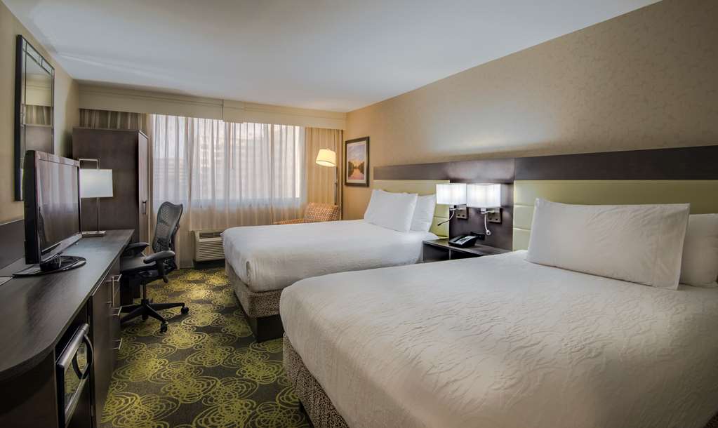 Фото Hilton Garden Inn Reagan National Airport