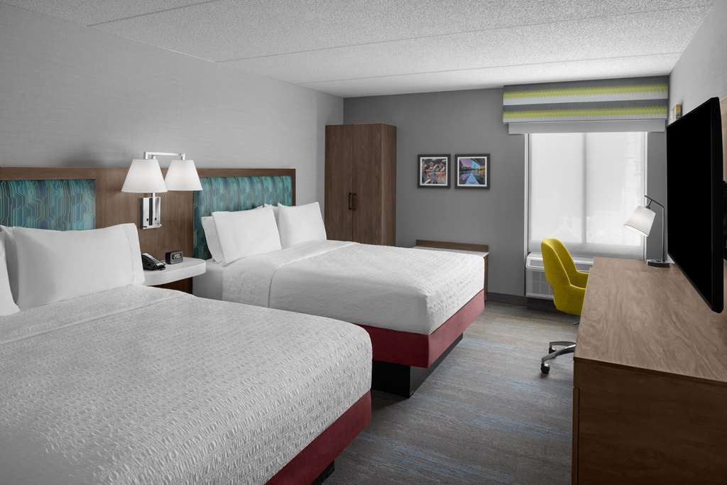 Фото Hampton Inn Cleveland-Downtown