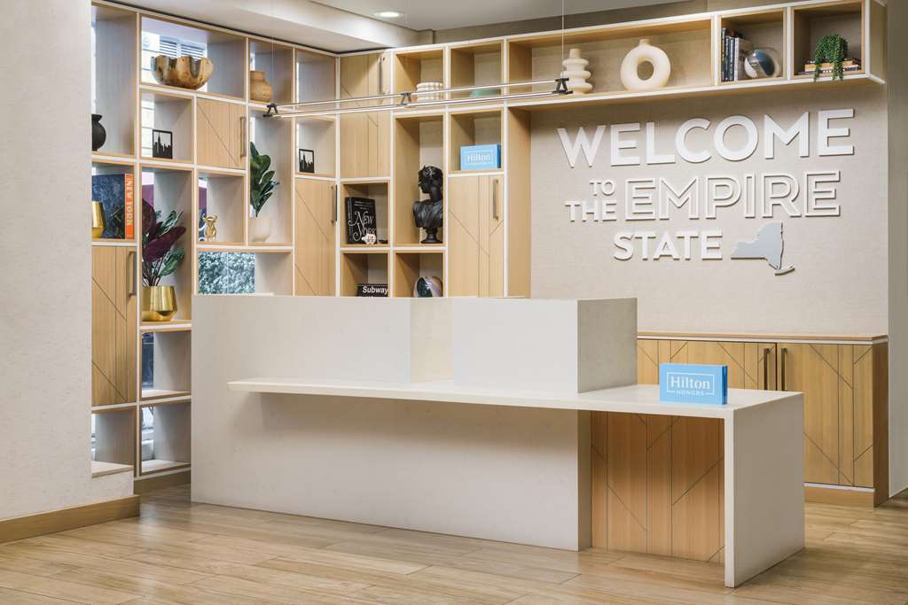 Фото Hilton Garden Inn New York/West 35 Street