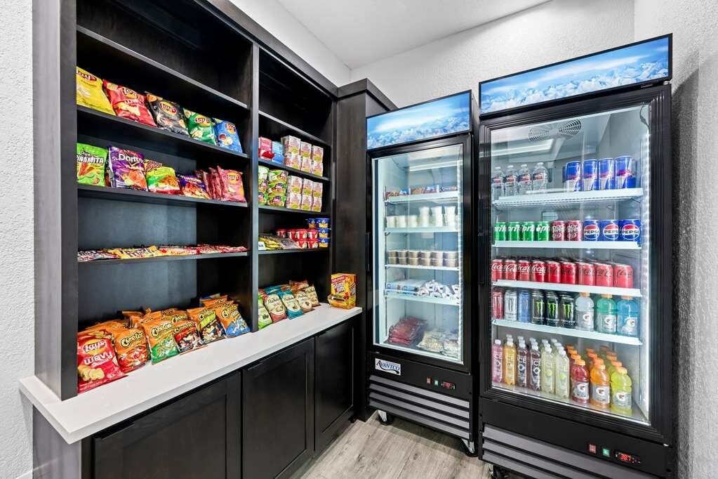 Фото Best Western Palace Inn & Suites