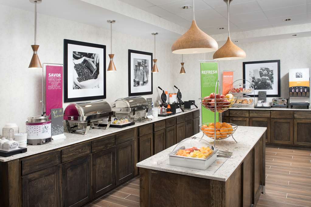 Фото Hampton Inn & Suites San Antonio Lackland Afb SeaWorld