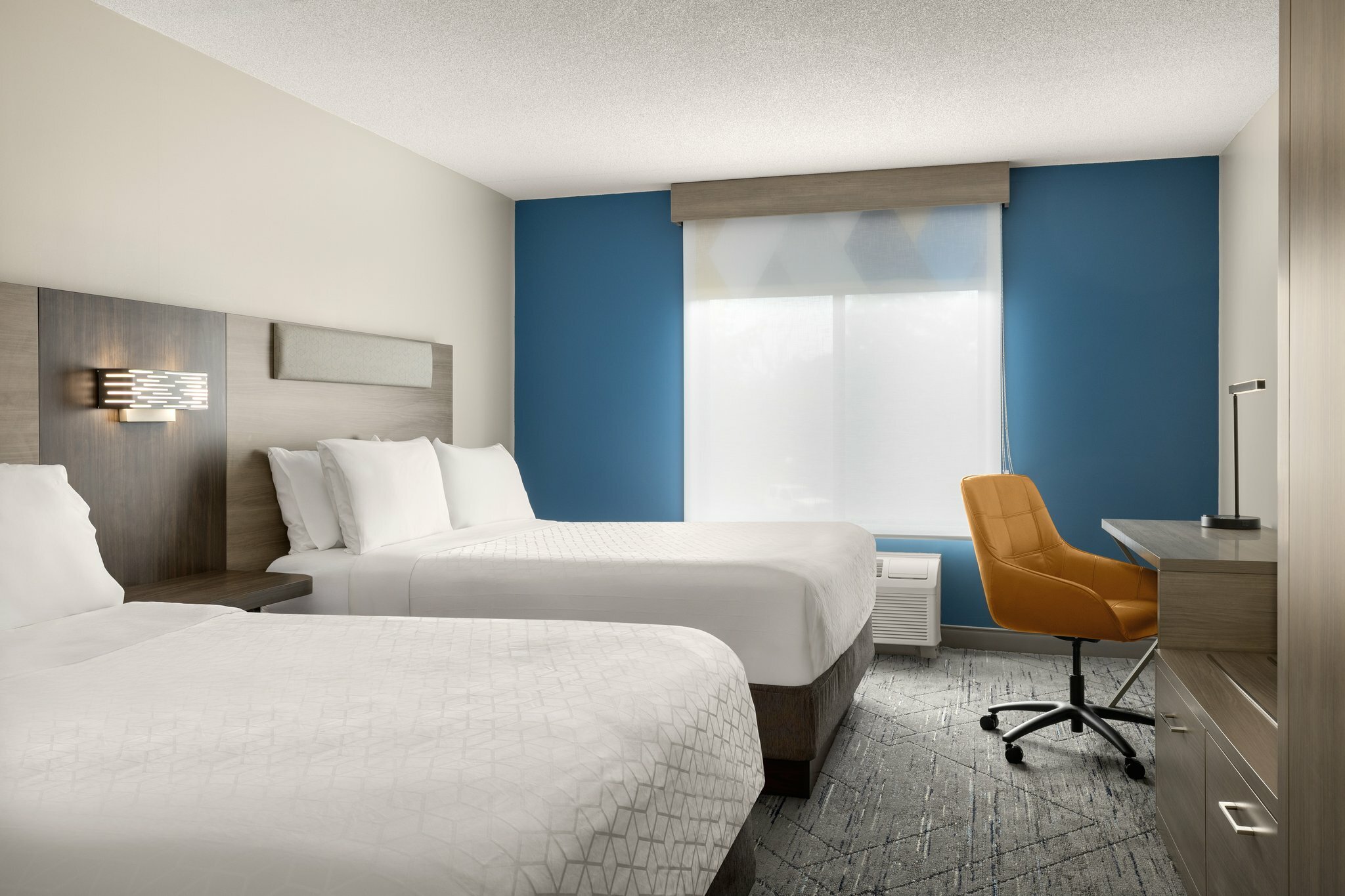 Фото Holiday Inn Express & Suites Brockville