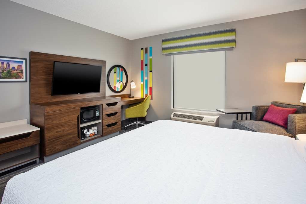 Фото Hampton Inn & Suites Tampa East