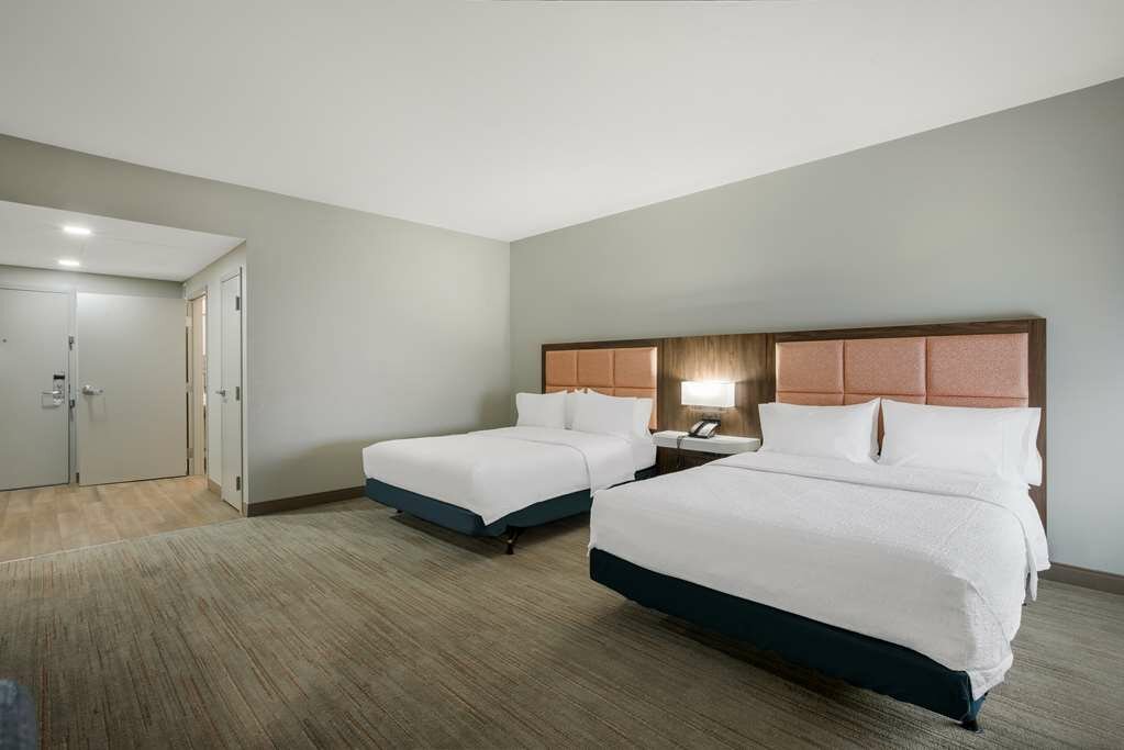 Фото Hampton Inn Linden