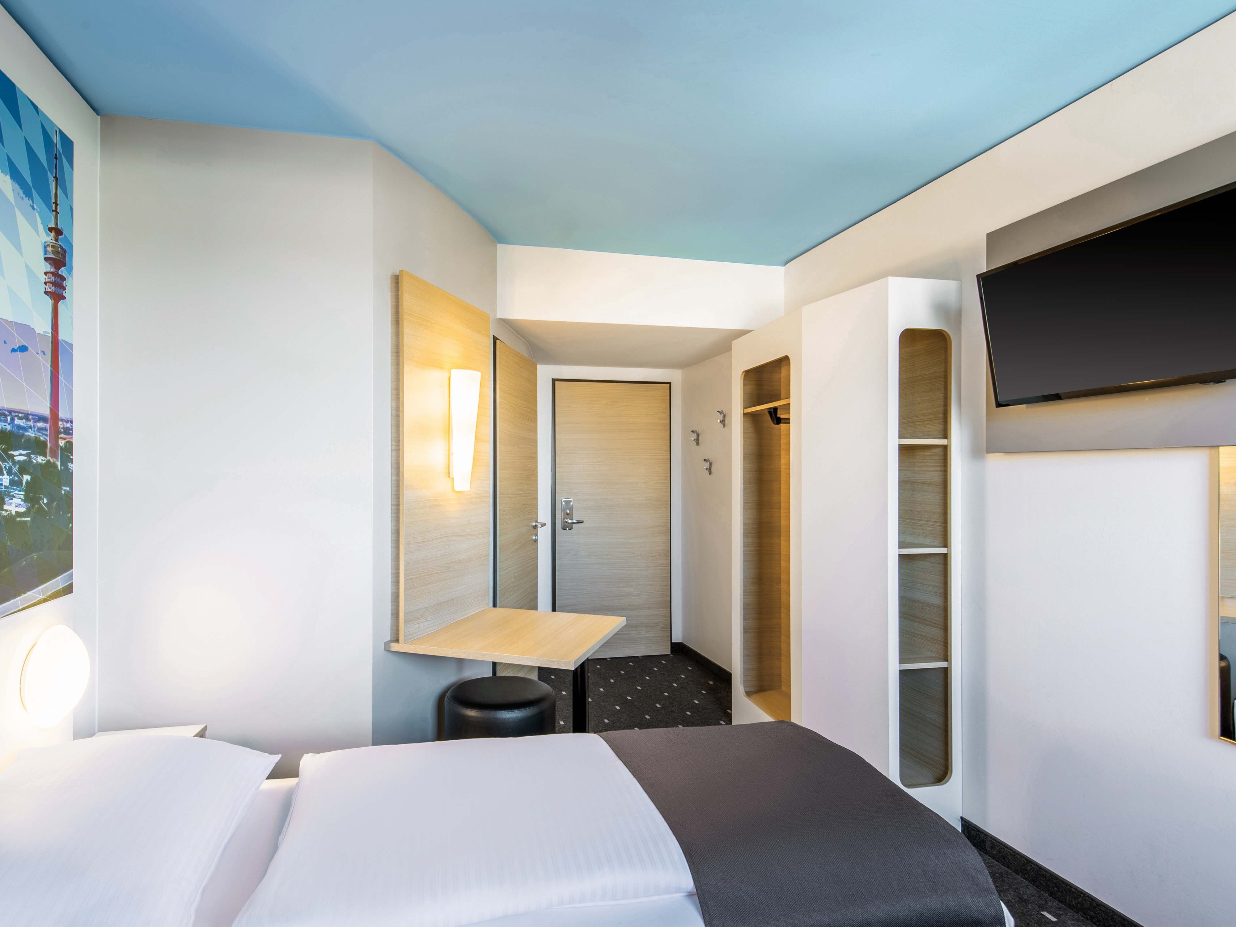 Фото B&b Hotel München City-Nord