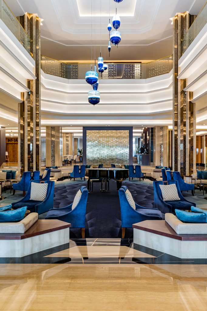 Фото The Diplomat Radisson Blu Hotel, Residence & SPA