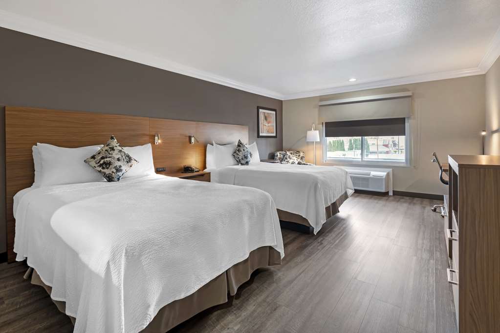 Фото Best Western Plus Newport Mesa Inn