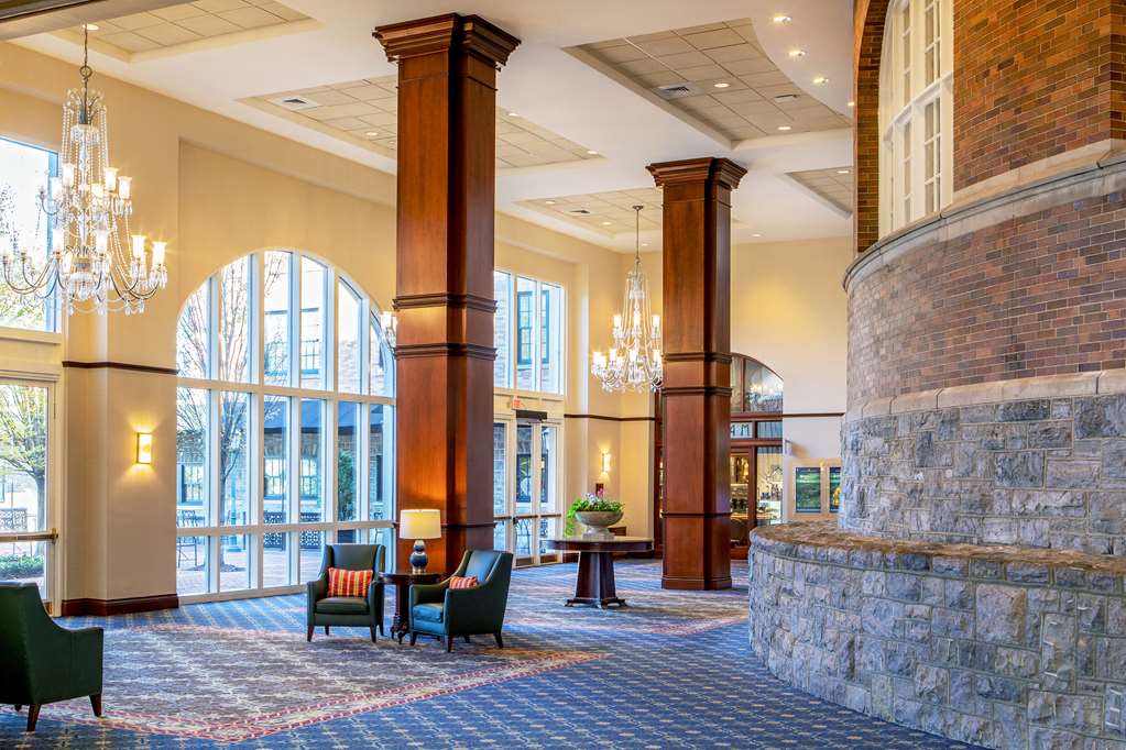 Фото Hotel Roanoke & Conference Ctr, Curio Collection by Hilton