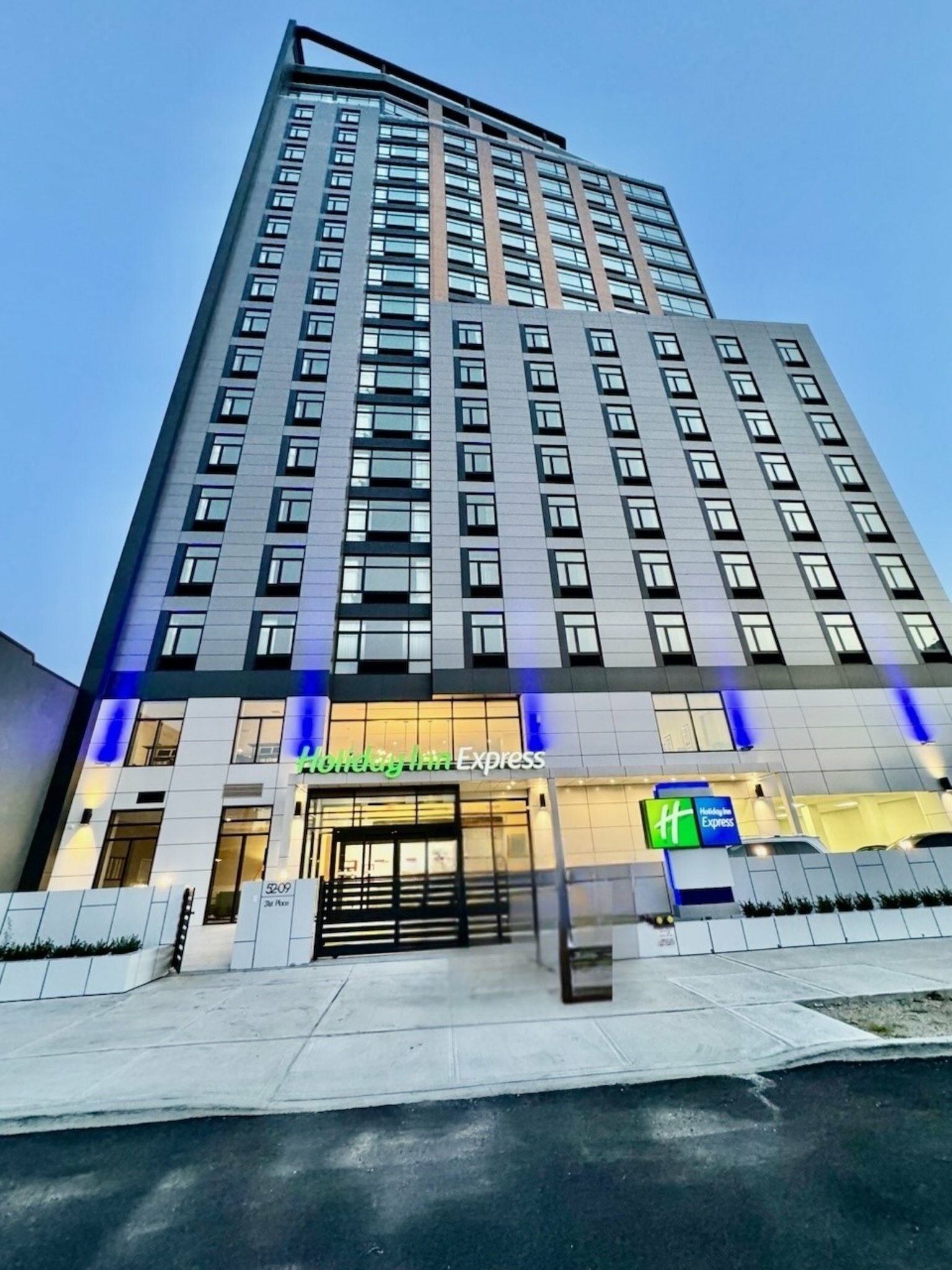 Фото Holiday Inn Express Long Island City E New York	