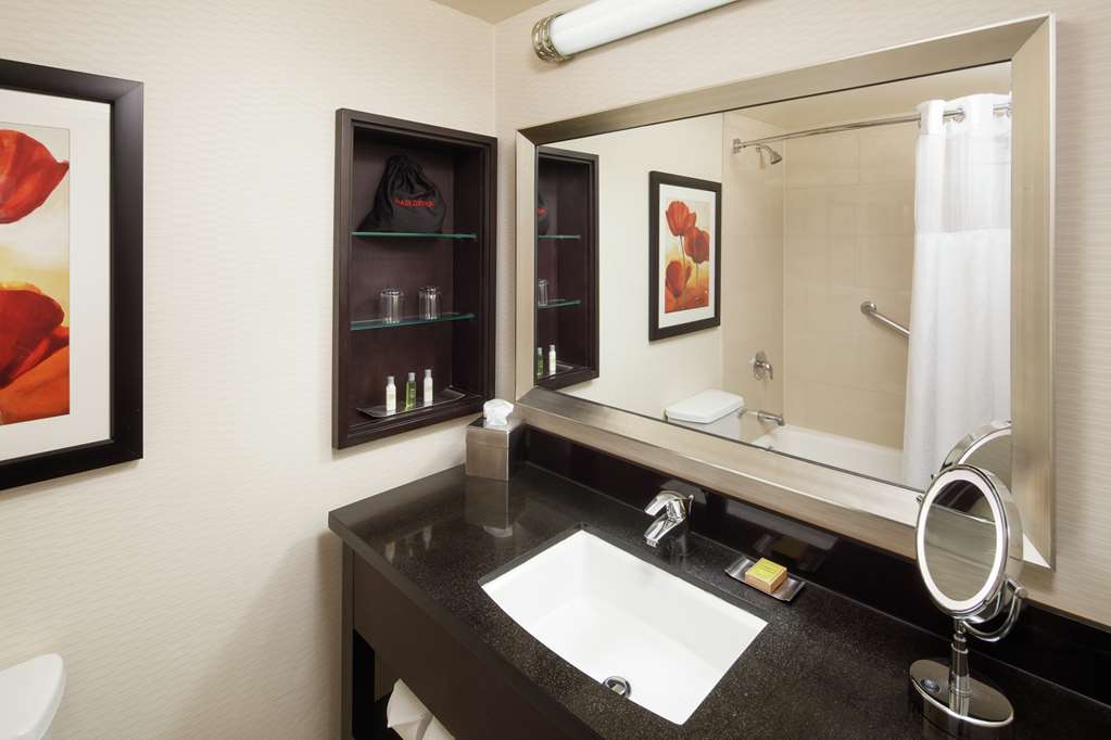 Фото Doubletree by Hilton Hotel Circle