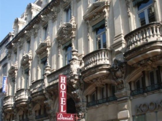 Фото The Originals Boutique, Hôtel Danieli, Avignon