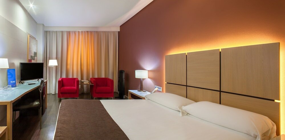Фото Hotel Silken Puerta de Valencia