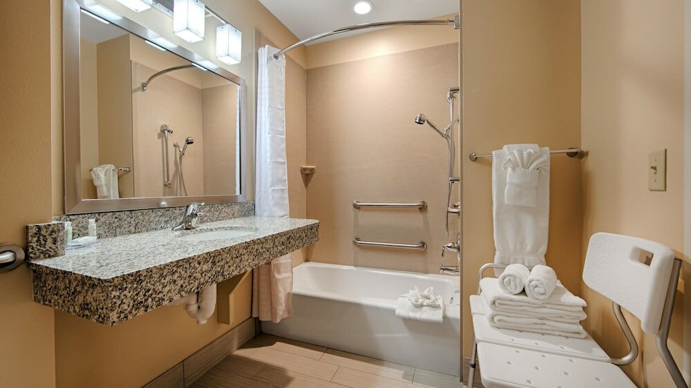 Фото Best Western Plus Desert Poppy Inn