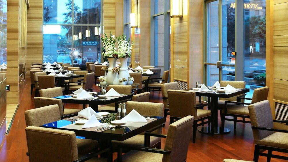 Фото Holiday Inn Chengdu Oriental Plaza