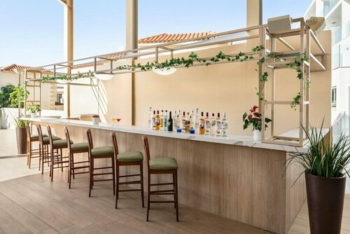Гостиница Ramada Hotel & Suites by Wyndham Ayia Napa в Айя-Напе