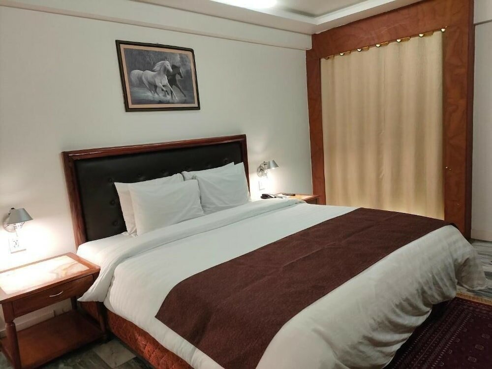 Фото Отель One Karachi