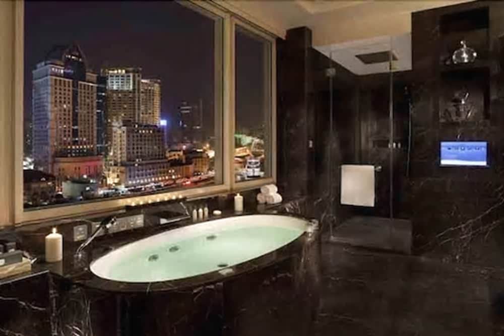 Фото The Peninsula Shanghai