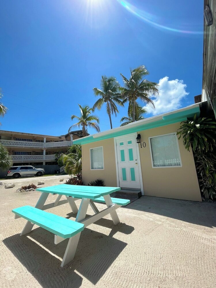 Фото Coconut Cove Resort and Marina