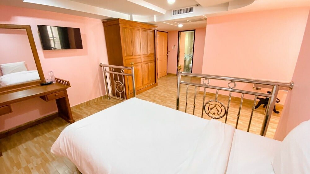 Фото A. A. Pattaya Golden Beach Hotel