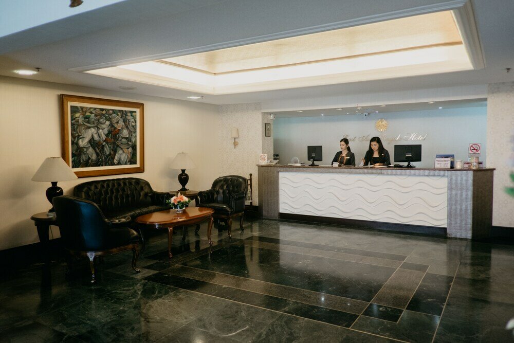 Фото East Asia Royale Hotel