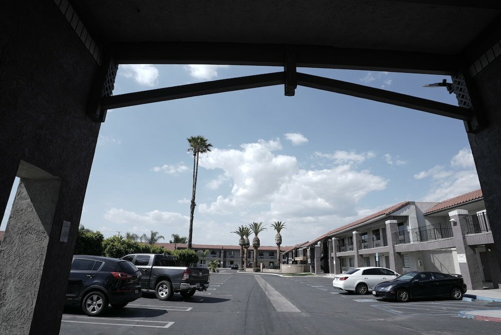 Фото Days Inn by Wyndham Hemet