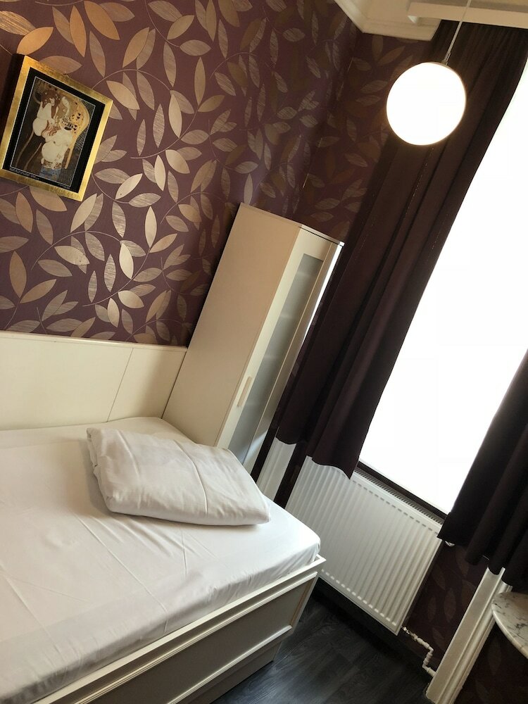 Фото Hotel Goldene Spinne