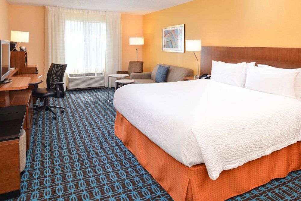 Фото Fairfield Inn by Marriott Orlando Airport