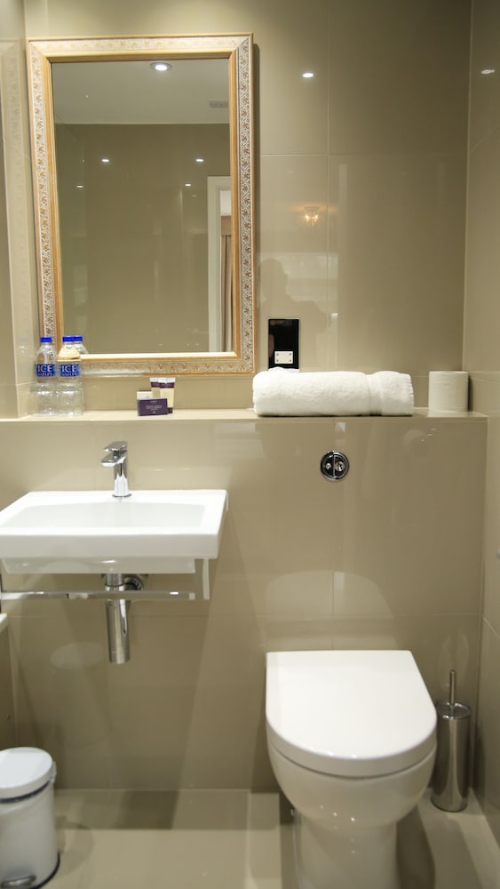 Фото New Bath Hotel and SPA