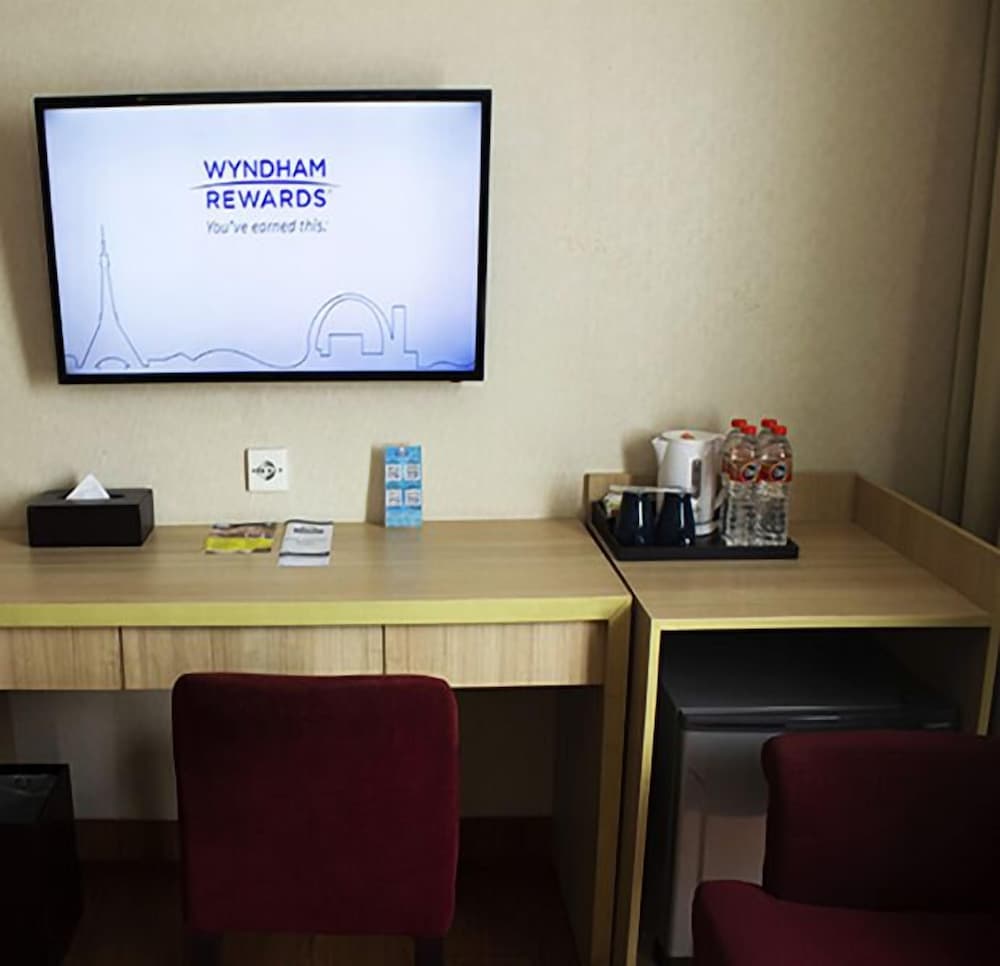 Фото Days Hotel & Suites by Wyndham Jakarta Airport